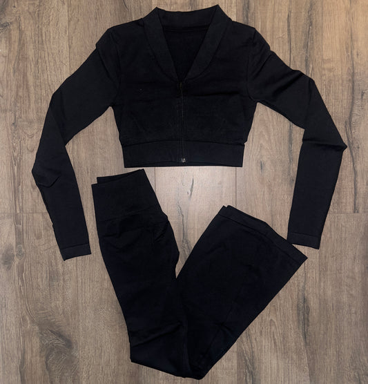 BLACK SEAMLESS SET (PREORDER)