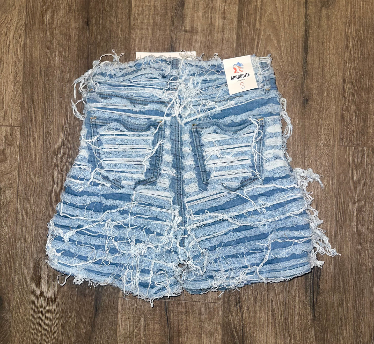 DISTRESSED SHORTS