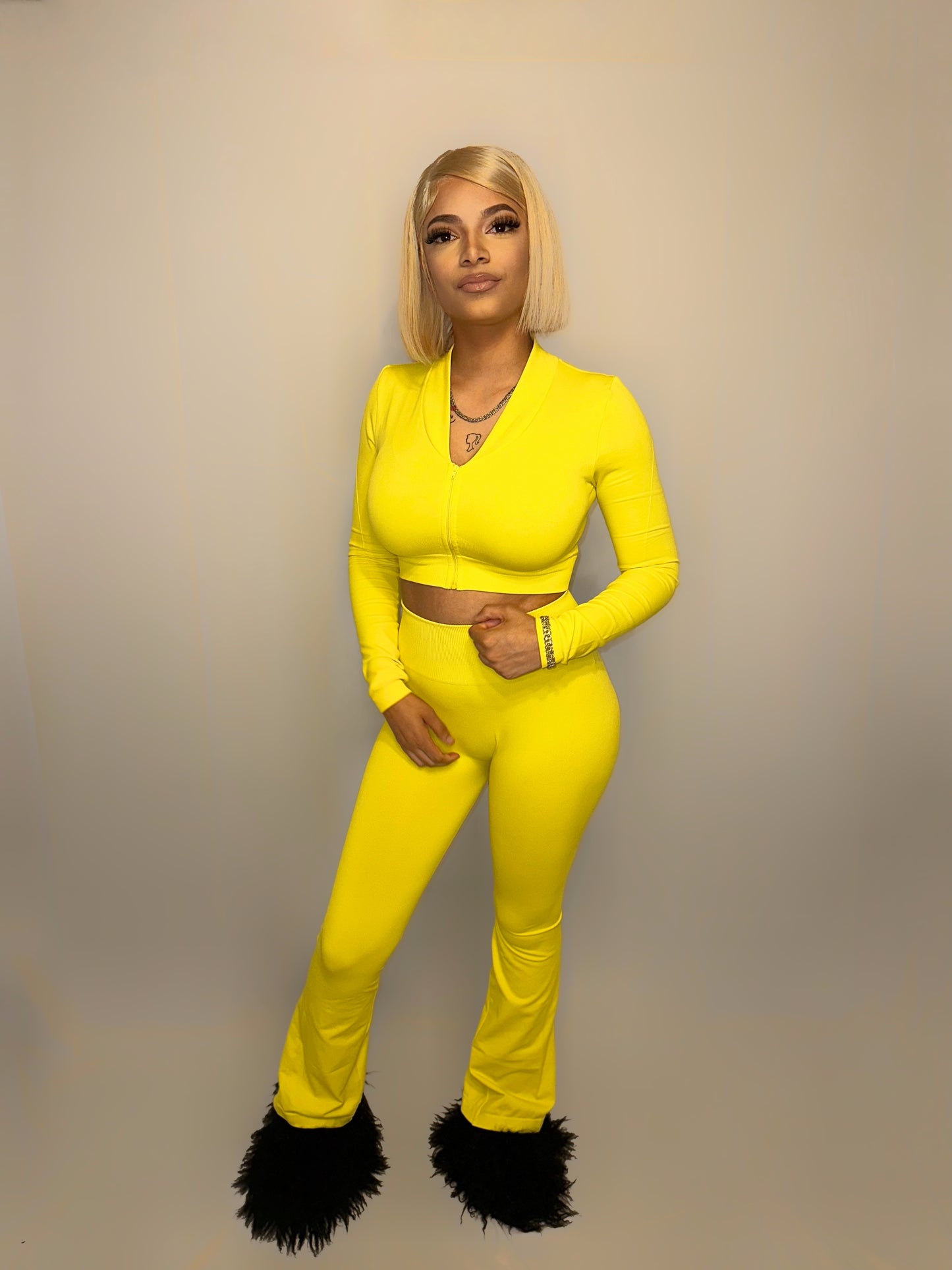 YELLOW SEAMLESS SET (PREORDER)